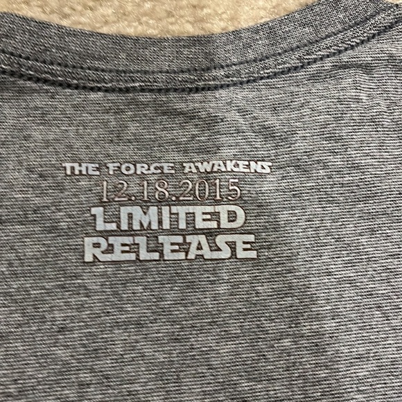 Star Wars The Force Awakens limited release t-shirt. Size M - Picture 3 of 3